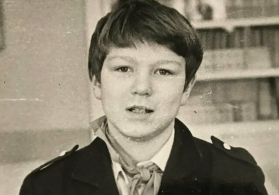 на фото Александр Робак в детстве