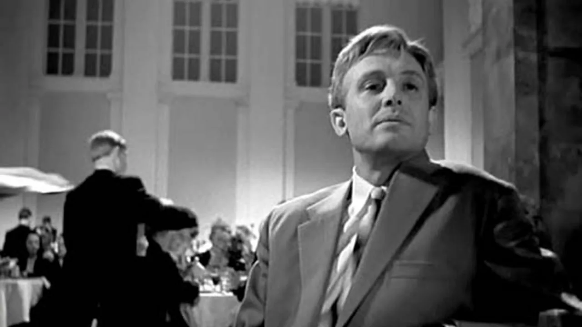 Илья в ресторане "толкает речь". Кстати, было интересно...