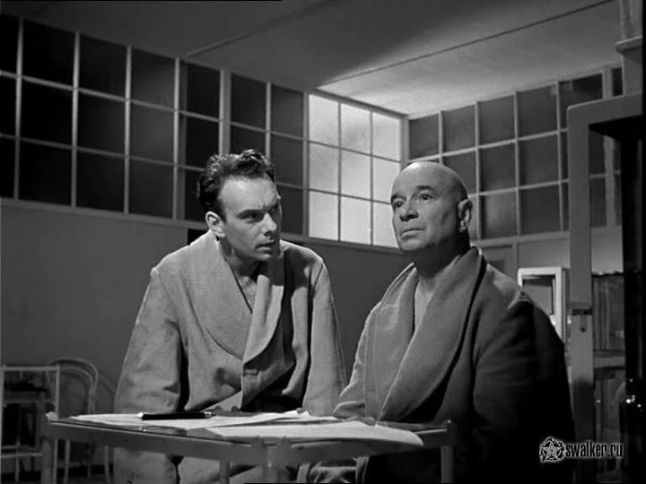 А вот сцены с Сенцовым - очень сильные. Человек знает, что умрёт, но делает всё, чтобы его труды не пропали даром!