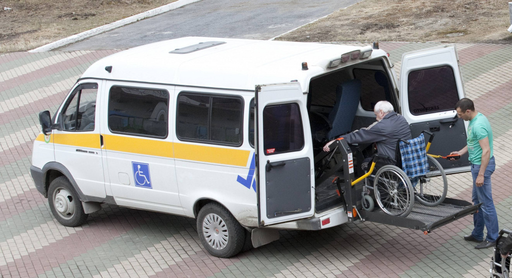    В ХМАО улучшили работу социального такси