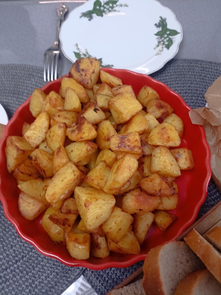 любимое многими блюдо "Картофель по-деревенски", фото автора 