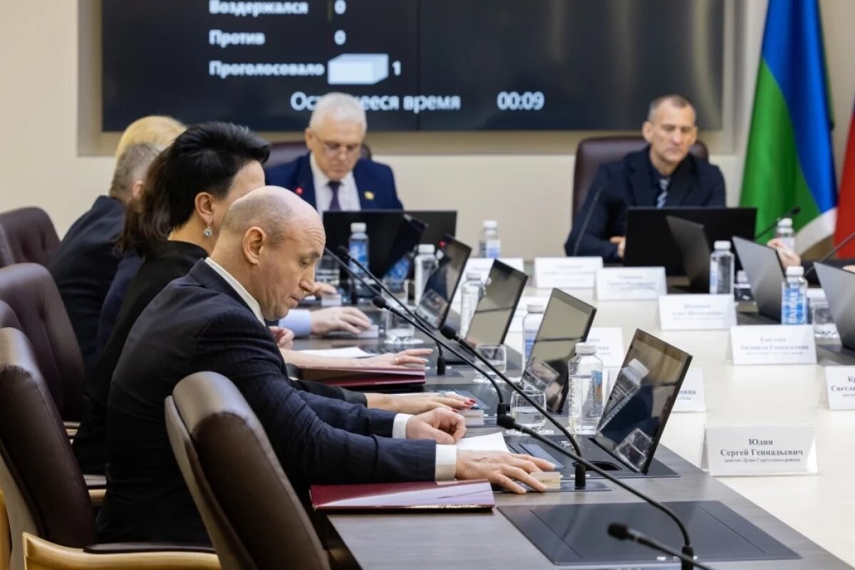    Депутатов порадовала динамика развития Сургутского района