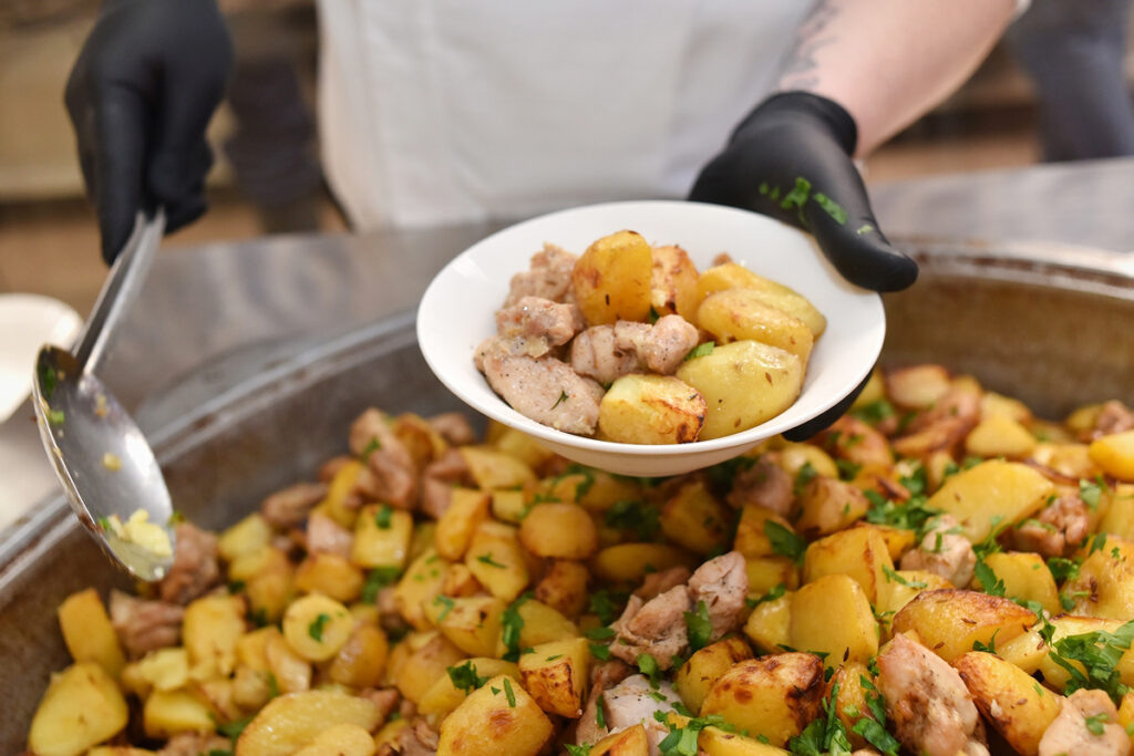   
 
 
 
На время в меню появились «Мечта солдата», «Армейские будни», «Язык комбата».
