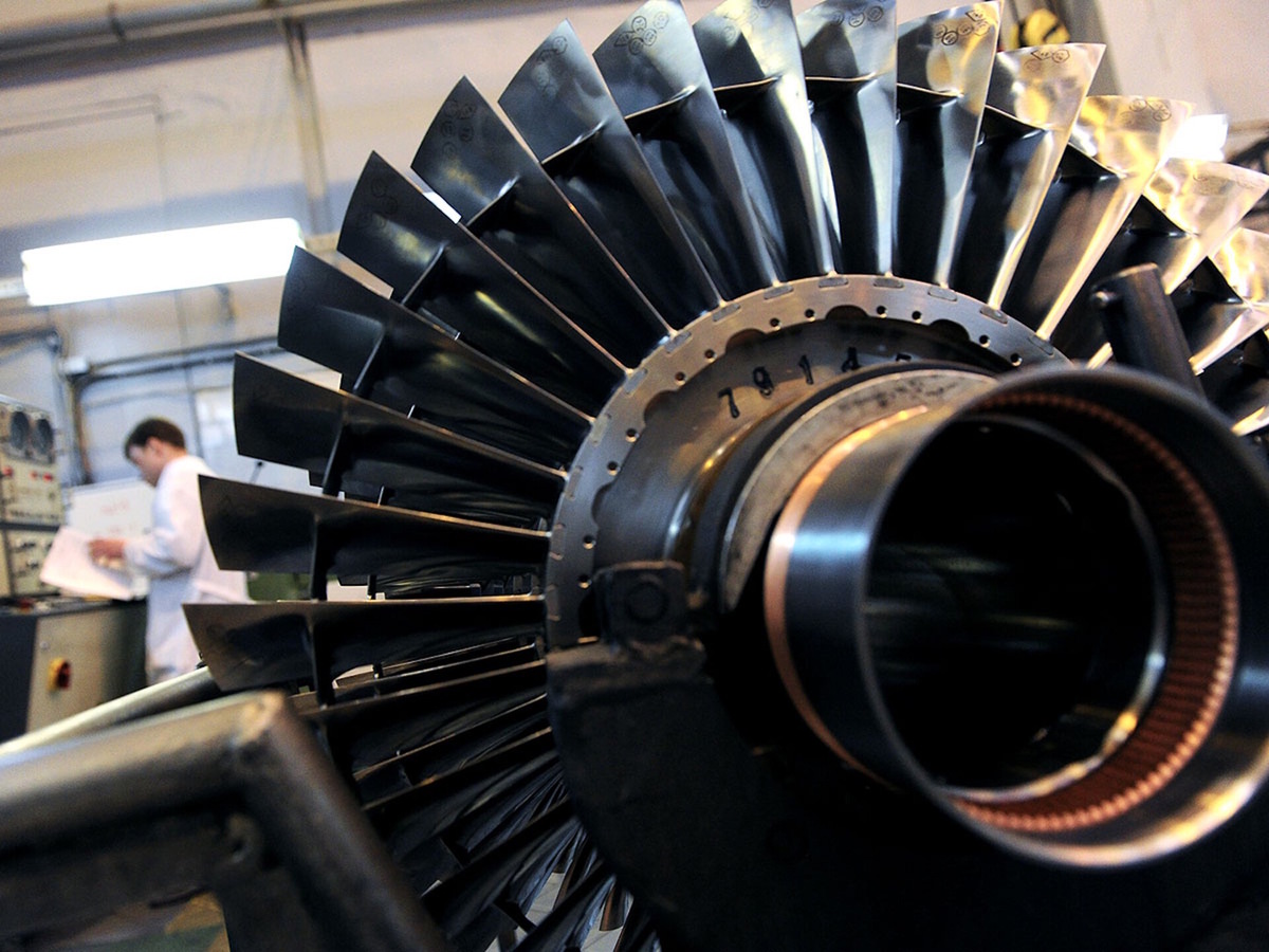    Объединенная двигателестроительная корпорация Ростеха внедряет уникальные технологии производства лопаток – ключевой детали современных двигателей. Источник фото: официальный сайт Госкорпорации Ростех.