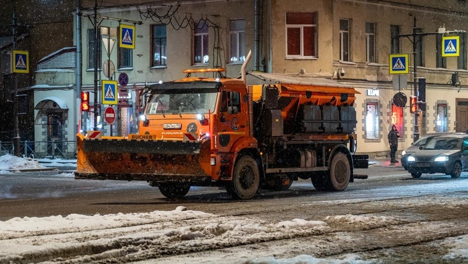    В Петербурге будут использовать меньше соли при обработке дорог Автор фото: Фролов Мартьян/"ДП"