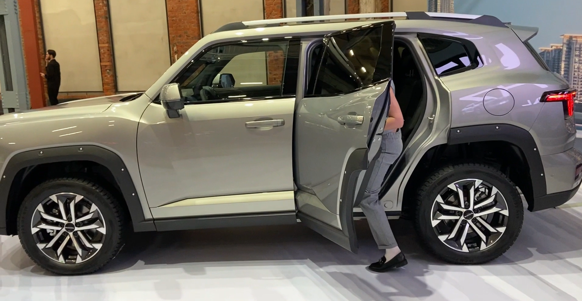 Haval H7 официально представлен в Москве: двигатель на 231 л. с. и сервисы Яндекса.