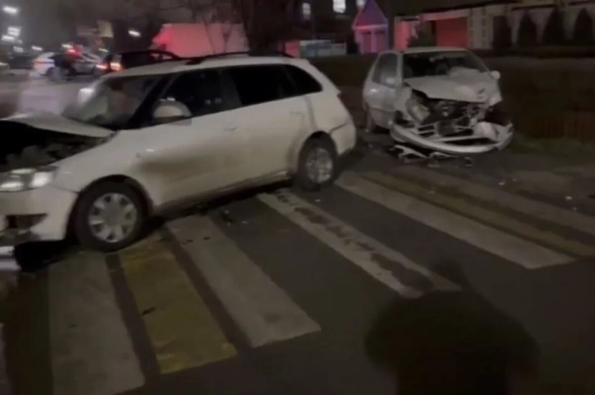    Неслась, вылупив глаза?