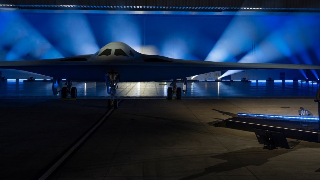     бомбардировщик ВВС США B-21 Raider   
 (CC) U.S. Secretary of Defense