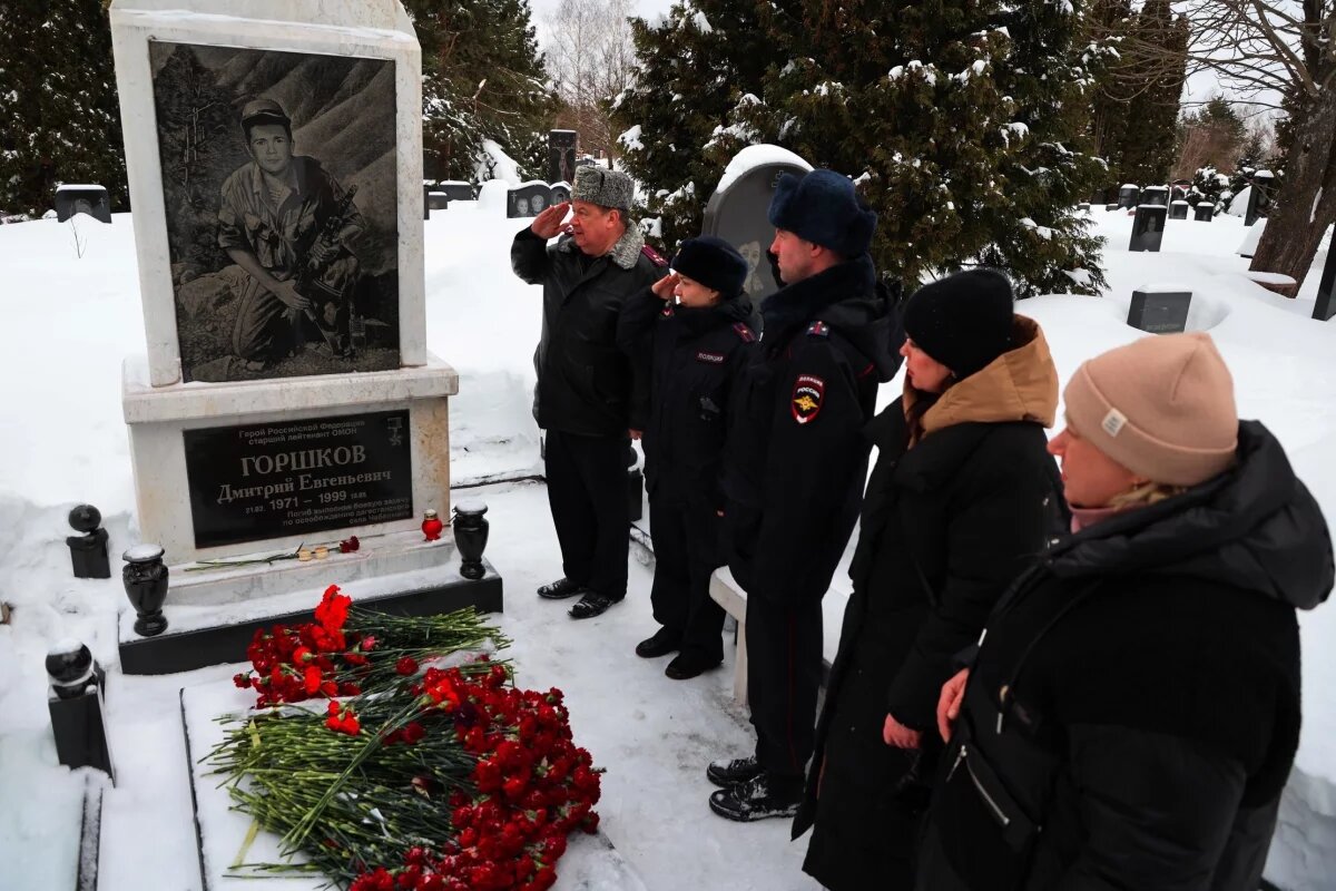    Память погибших сотрудников полиции почтили в Тульской области