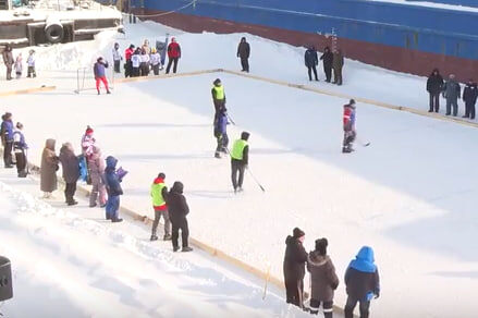     В посёлке Подтёсово прошёл турнир по хоккею среди команд речников