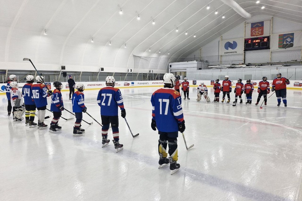    Ребята соревновались в товарищеских матчах, оттачивая свое мастерство. Наталья ЛОБАНОВА