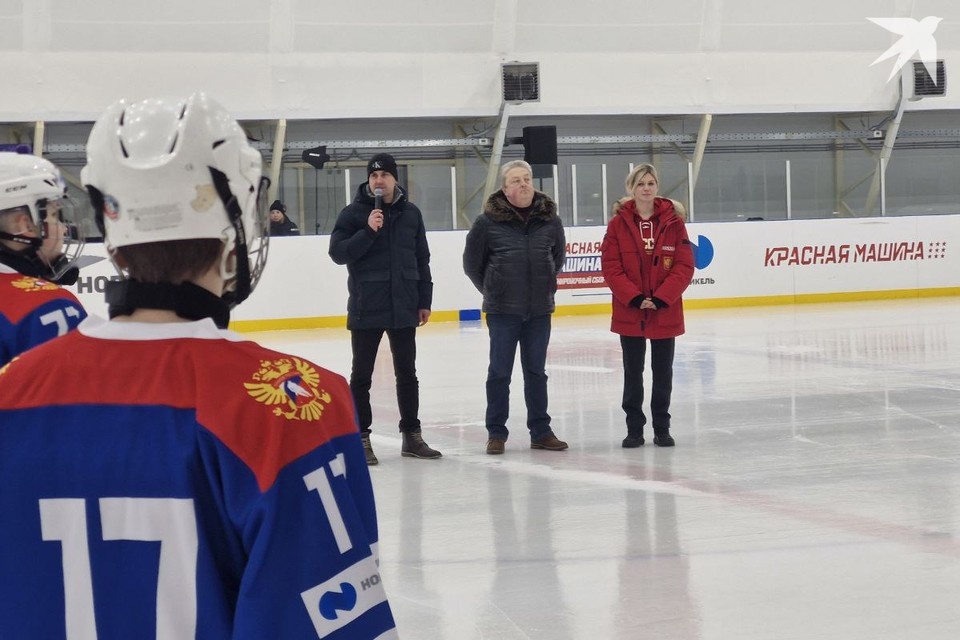    Сборы проходили на новом катке, который открылся на арене «Метеор». Наталья ЛОБАНОВА