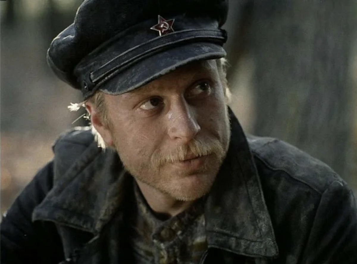 В кино он был стальным героем, а в жизни — ранимым художником, который не нашел места в реальности.