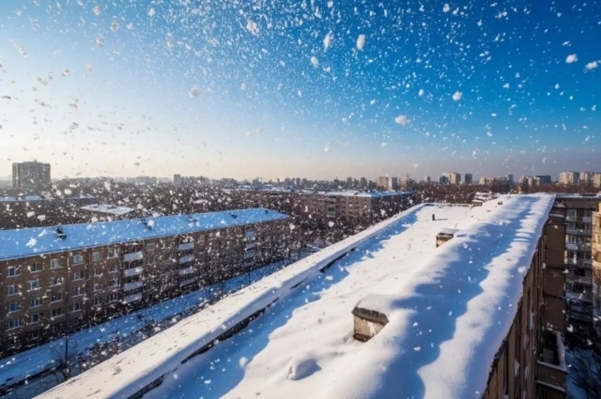    В Оренбурге 9 УК не почистили дворы и крыши от снега