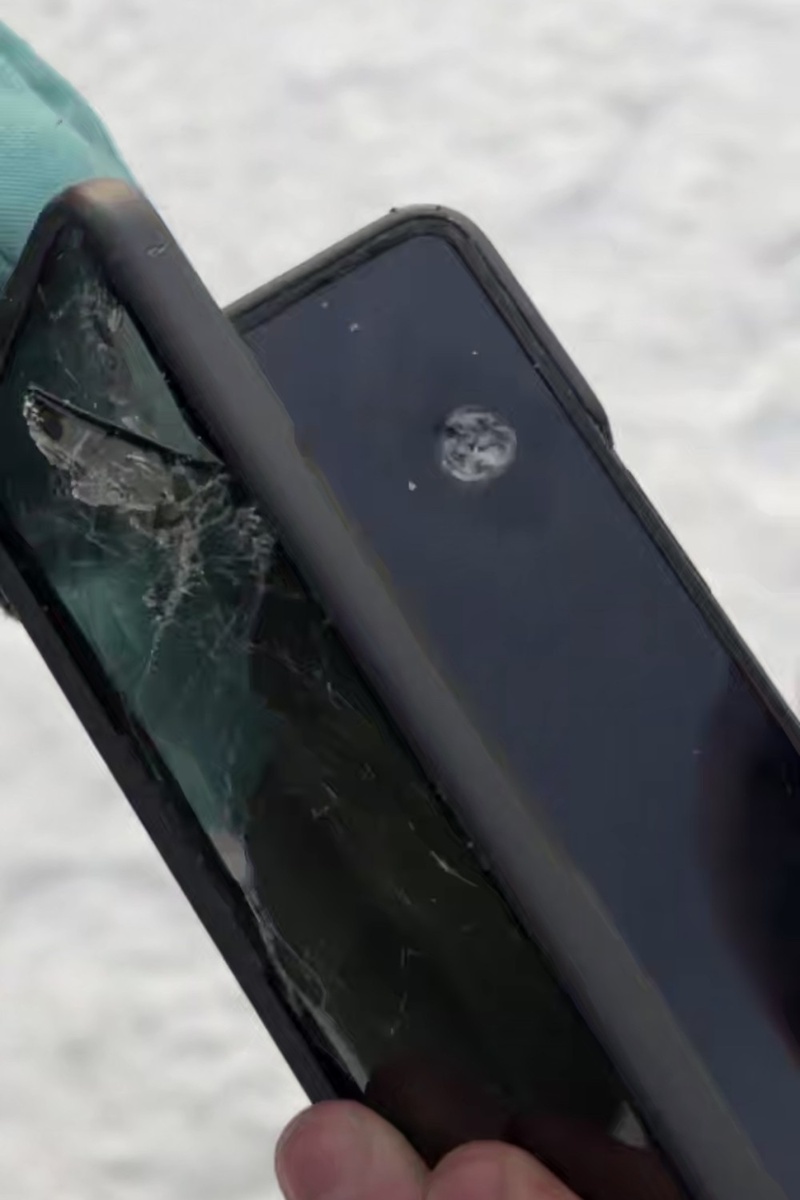    Смартфон спас жизнь попавшего в лапы медведя сноубордиста в Башкирии