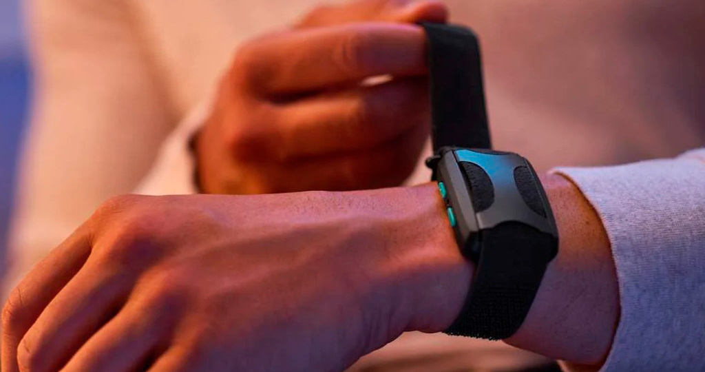 Apollo Neuro — устройство для улучшения сна и снятия стресса. Чем он отличается от Whoop 5.0 Peak и mg Life