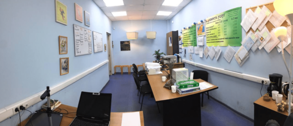 Это уже наш второй, очень мною любимый офис, фотографий первого, дворницкой, не сохранилось: он был жуть какой неуютный, и мне не хотелось его фотографировать