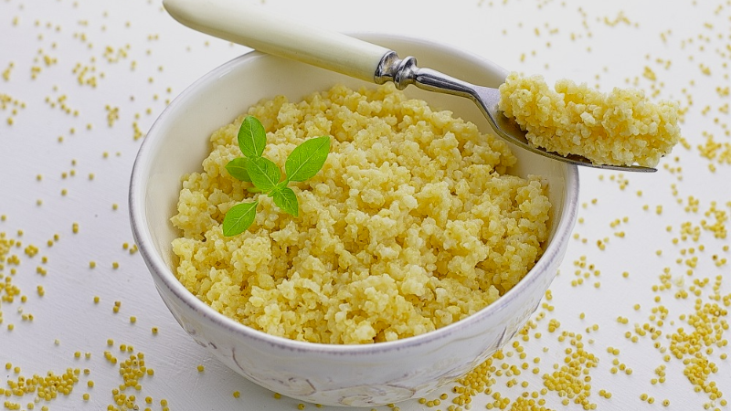 Пшённая каша на воде: секрет рассыпчатости с золотистыми крупинками