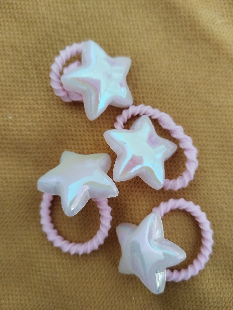 11 штучек таких резиночек мелких