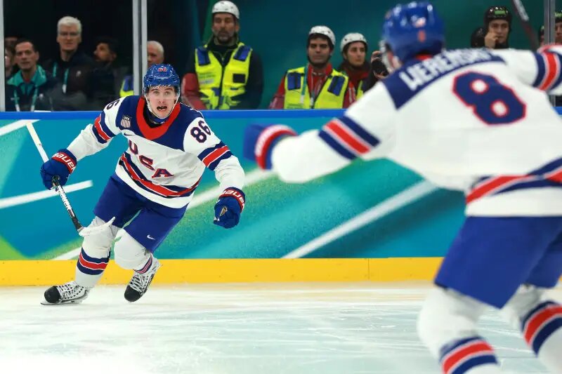 Джек Хьюз сразу после победной шайбы в ворота канадцев в овертайме