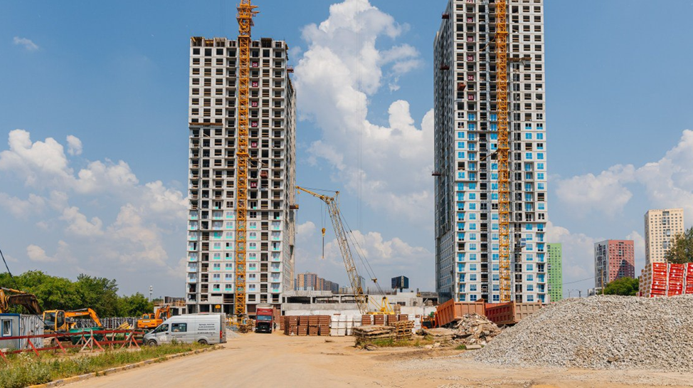 По данным на 2025 год, Екатеринбург занимал второе место в России по объёму строительства жилья, уступая только Москве