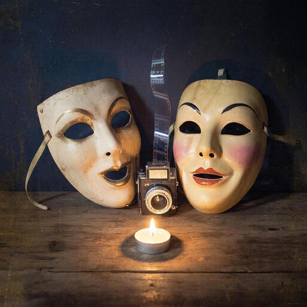 Любовь — та ещё авантюристка. Любит рядиться в костюмы