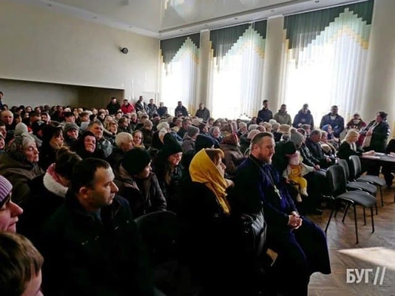    Рейдеры ПЦУ на Волыни не смогли захватить Свято-Николаевский храм УПЦ и провести фальшивую перерегистрацию