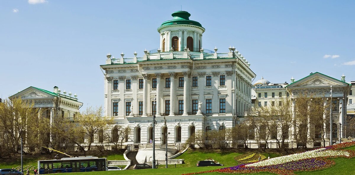 Дом Пашкова в Москве.