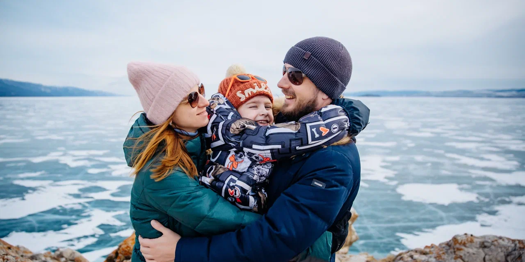 Родительский отпуск существует! Как отдохнуть на Байкале с детьми и вспомнить, что вы — не только мама и папа