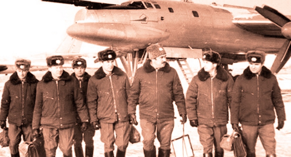 Как после распада СССР в Казахстане спасали уникальные самолеты-ракетоносцы