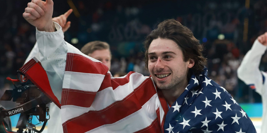 Игрок сборной США по хоккею Куинн Хьюз был пьяным во время прямого эфира после завоевания золотой медали