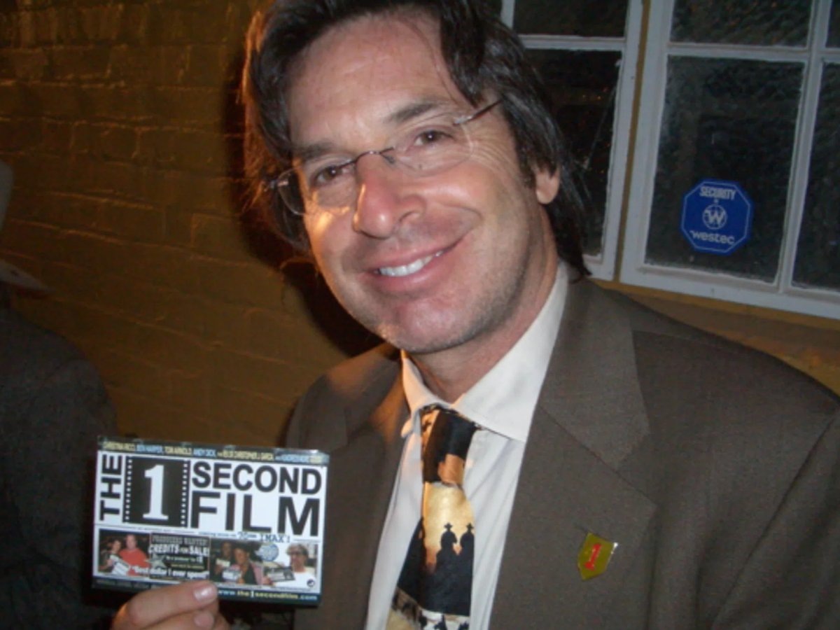     Скончался актер Роберт Кэррадайн, долго боровшийся с биполярным расстройством