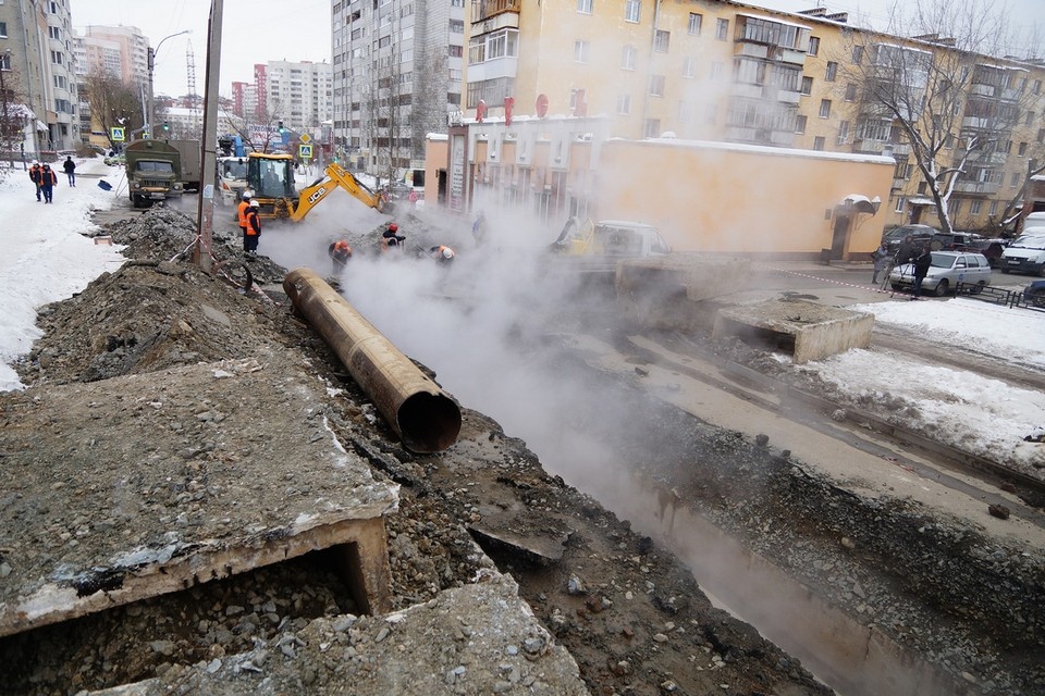    В Новосибирске инфраструктуру в местах зимних разрытий восстановят до конца июня. Алексей БУЛАТОВ