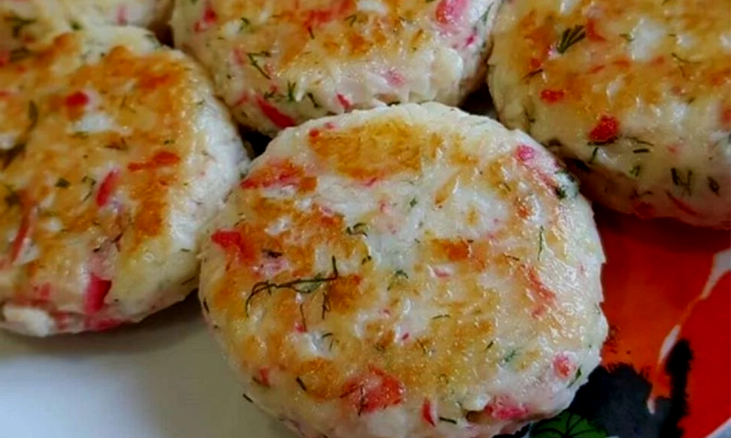 Котлеты из крабовых палочек за полчаса: простой рецепт из 5 продуктов