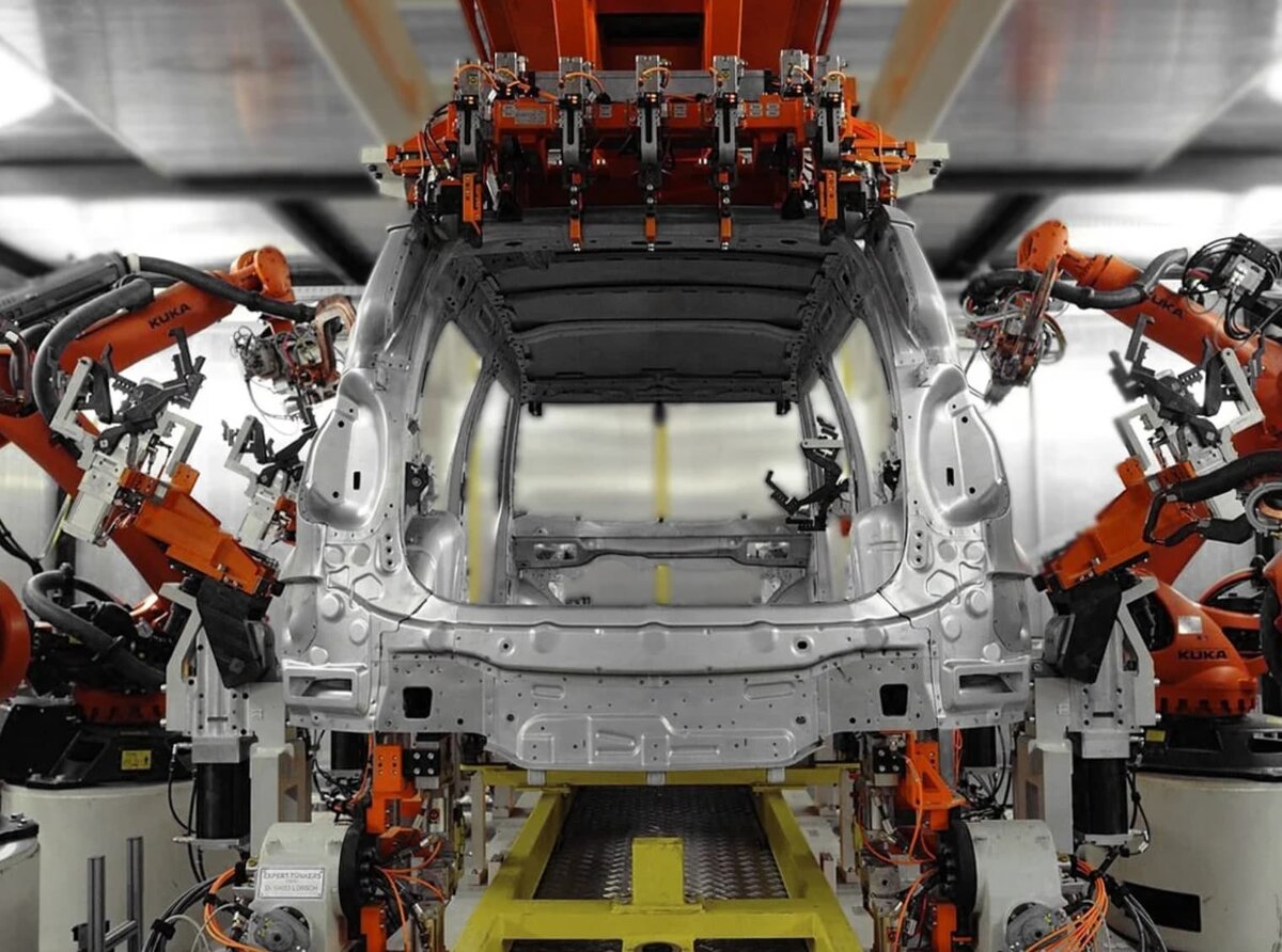   Процесс сварки кузова автомобиля VOLGA