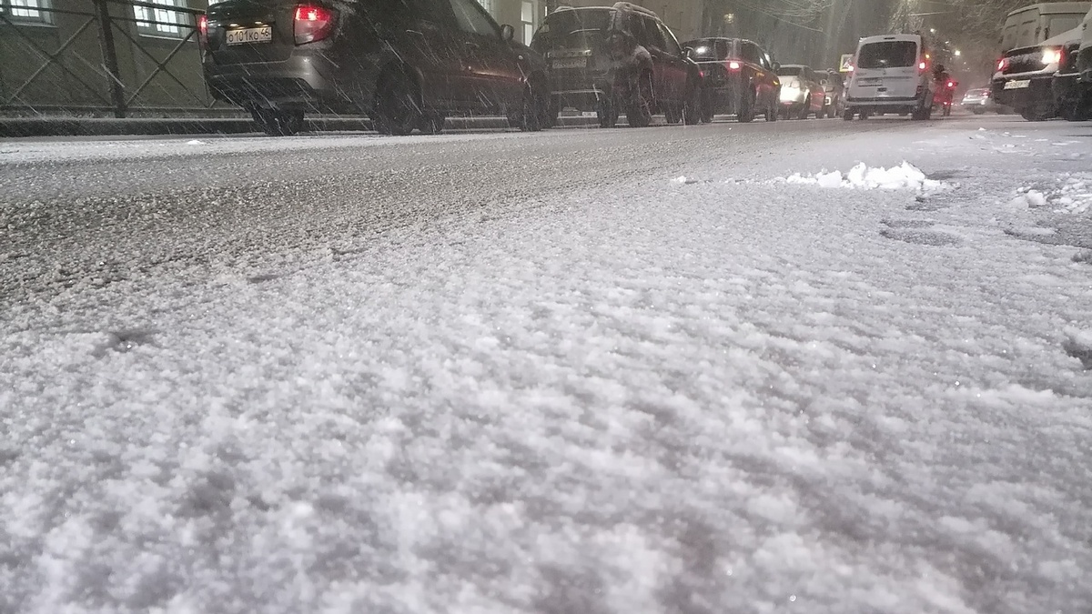    Движение по трассе «Рыльск — Хомутовка» приостановили из-за оперативной обстановки в Курской области