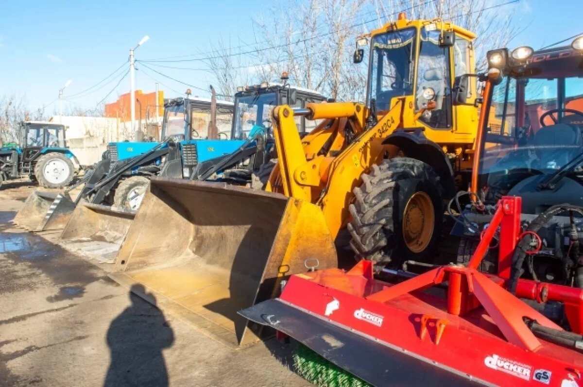    Три района Омской области получат новую спецтехнику для уборки