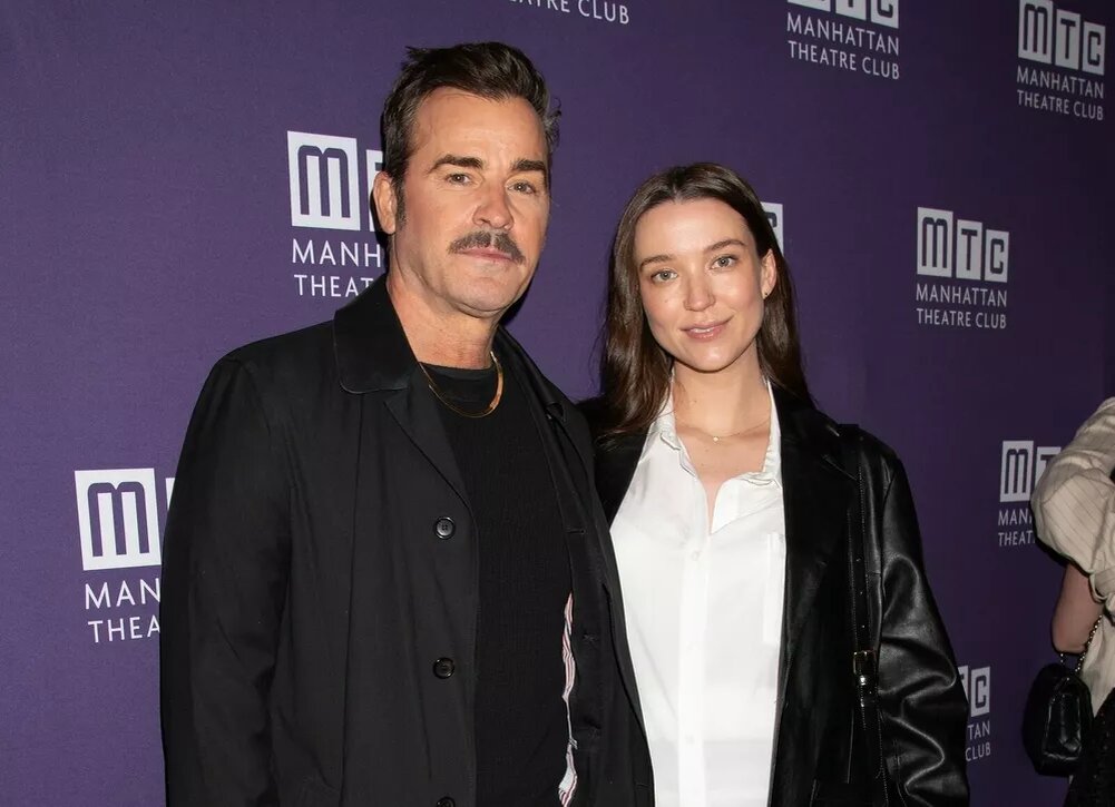    Джастин Теру с беременной женой веселятся на улицах ночного Нью-Йорка