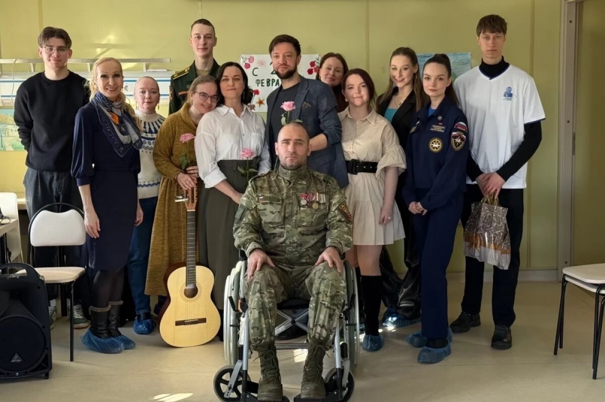    «Организатор перевозок» поздравил 120 бойцов в госпиталях Петербурга