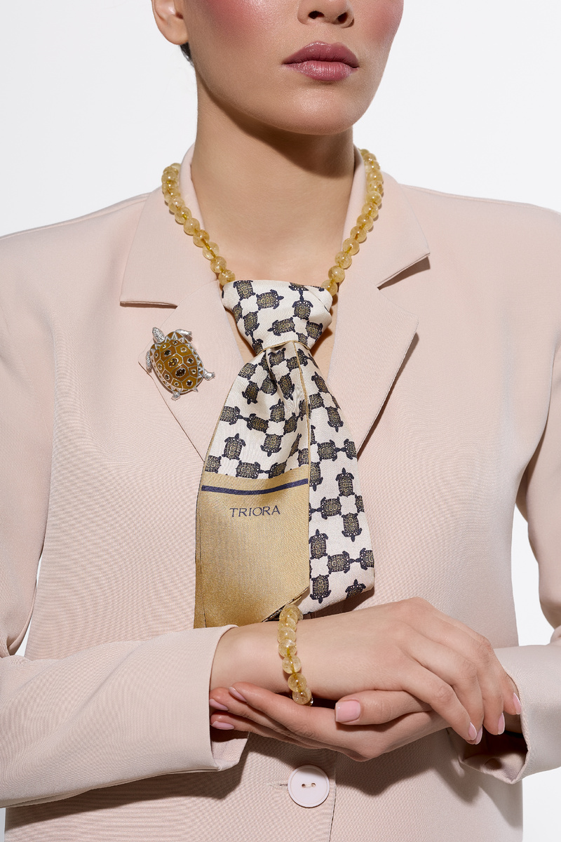 Бренд TRIORA, коллекция Африка: колье-трансформер из цитрина, дизайнерская брошь и шелковый шарфик Твилли