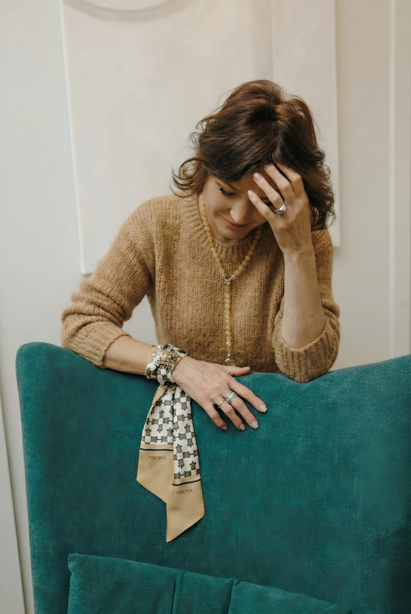 Бренд TRIORA, коллекция Африка: колье-трансформер из цитрина, дизайнерская брошь и шелковый шарфик Твилли