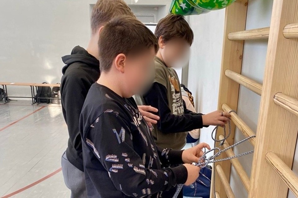    В ДНР прошли первые региональные соревнования по вязанию туристских узлов. Фото: Минобрнауки ДНР