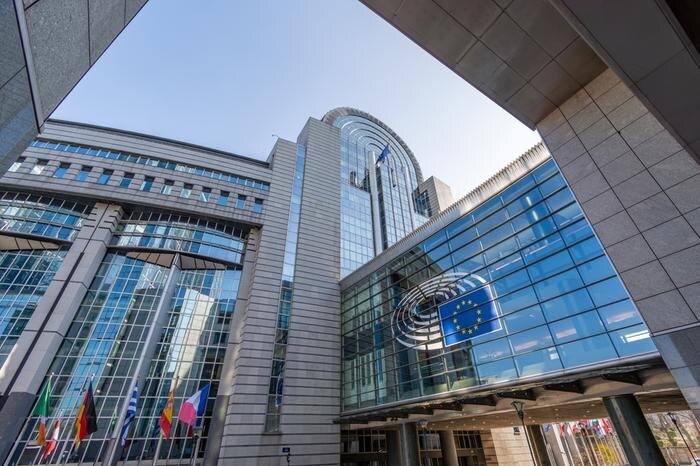 Обложка © Shutterstock / FOTODOM / HJBC