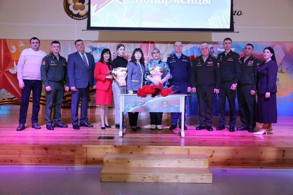    На «Парте Героя» размещена биография Ивана Юрьевича, чтобы каждое новое поколение школьников знало о его подвиге Официальный сайт администрации Оренбурга