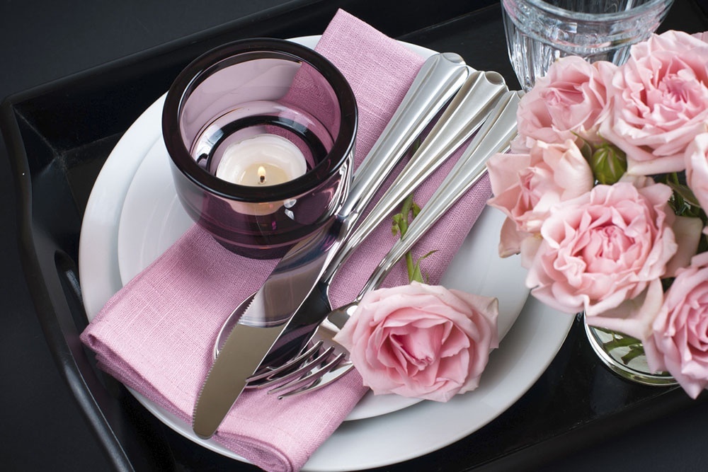    Выбирайте нежную весеннюю палитру - розовый, лавандовый, бирюзовый, мятный и голубой. Эти оттенки создадут в доме атмосферу женственности, любви и пробуждения природы. / Фото: iStock