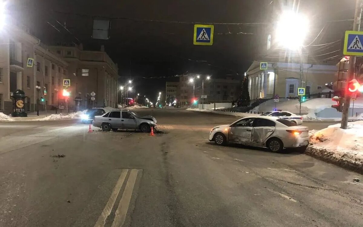    Три человека пострадали в ДТП на ул. Горького в Ижевске