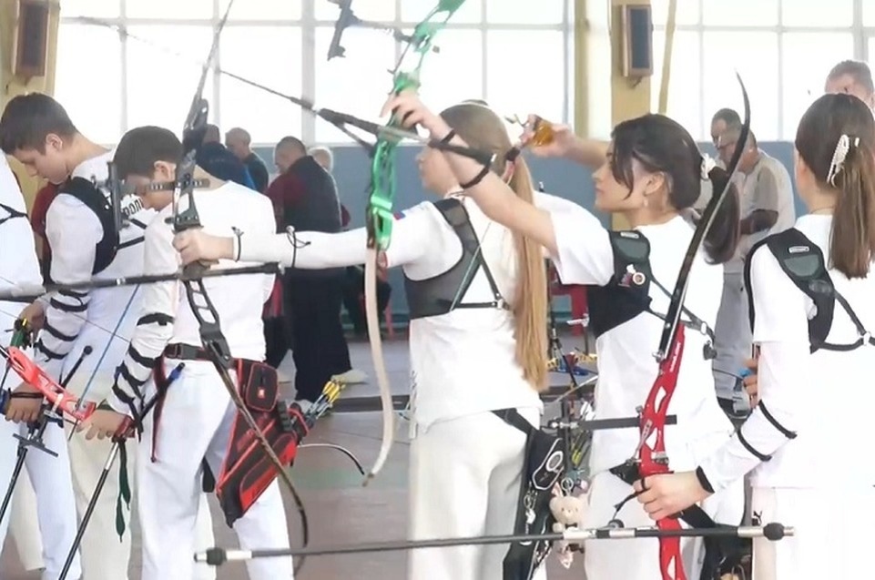    Спортсмены стремились продемонстрировать не только силу, но и филигранное мастерство, точность и выдержку в каждом выстреле. Фото: НС ДНР