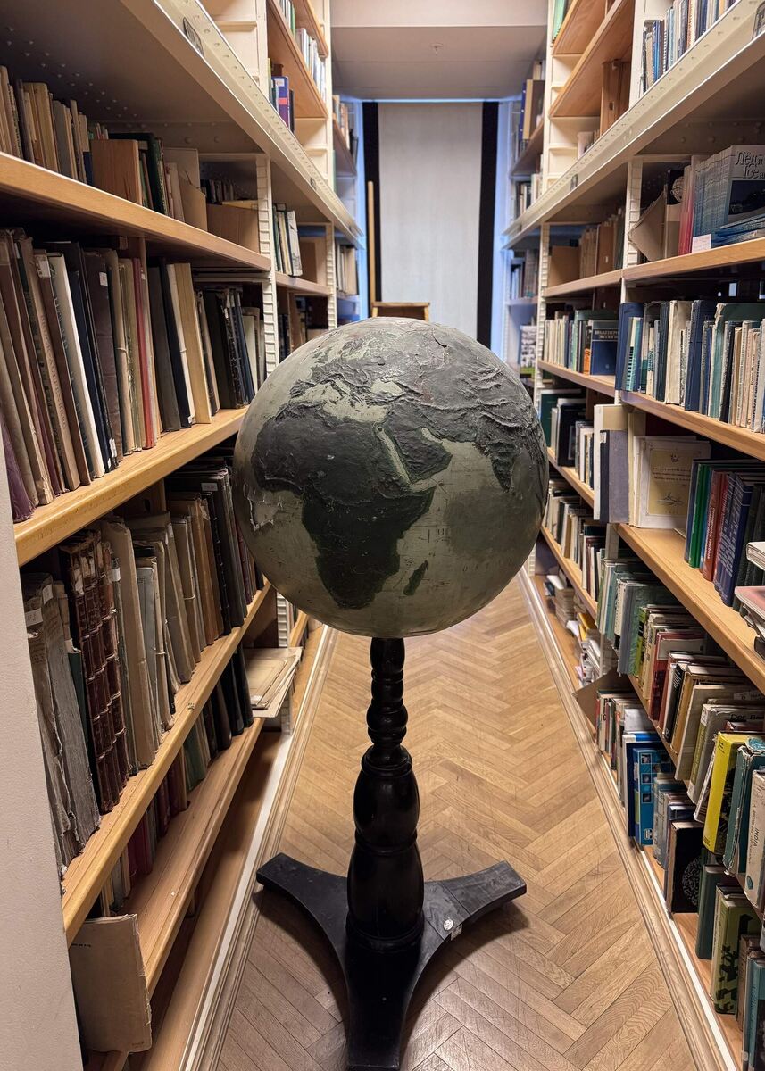 Этому глобусу 200 лет