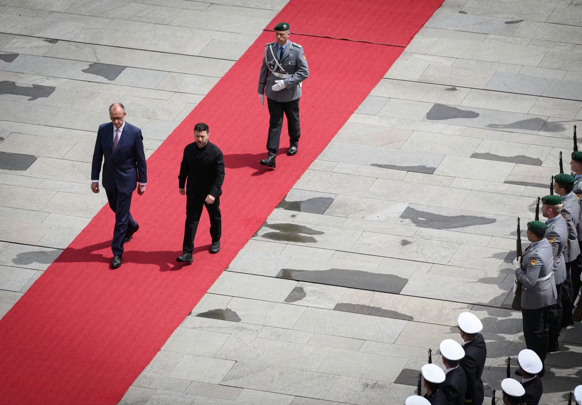 Спустя четыре года после начала войны Германия продолжает бороться за свою стратегическую роль между солидарностью с Киевом и собственной перестройкой политики безопасности © Christian Spicker/imago