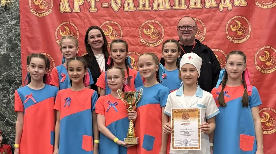 22 февраля Леночка, вместе со своих хореографическим коллективом "Палитра", посетила 🚗 Челябинск